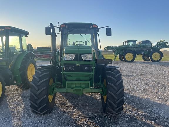 Image of John Deere 6115M equipment image 1