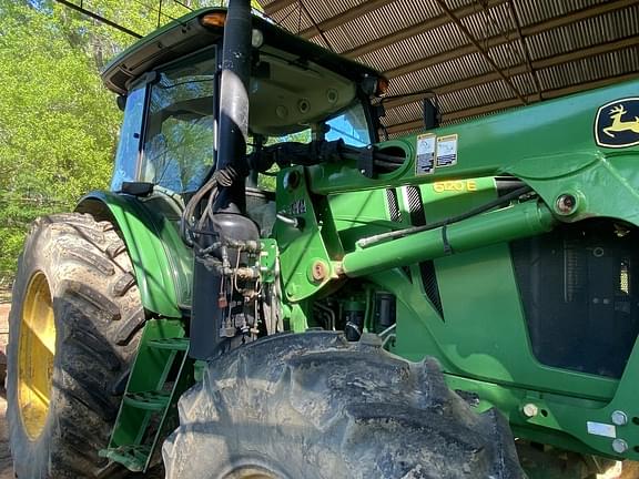 Image of John Deere 6120E equipment image 4