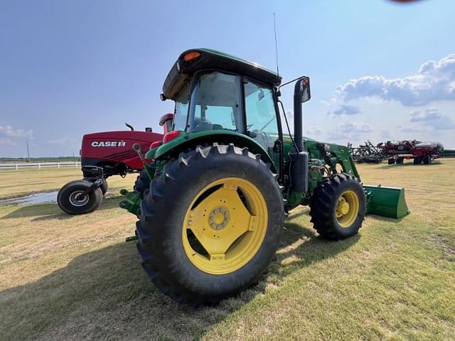 Image of John Deere 6120E equipment image 3