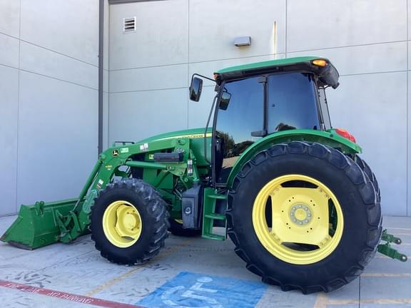 Image of John Deere 6120E equipment image 1