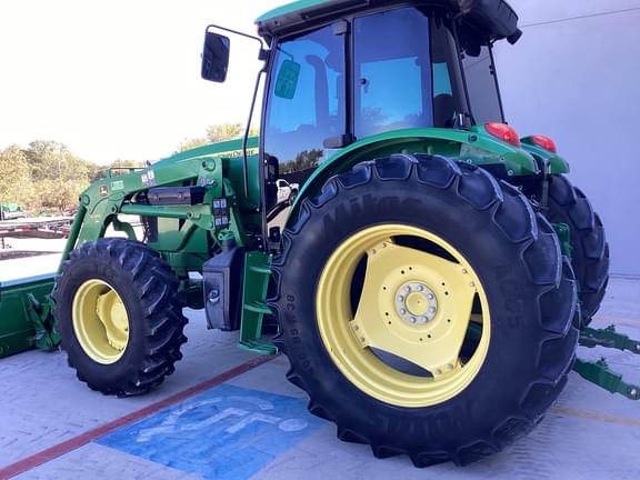 Image of John Deere 6120E equipment image 2