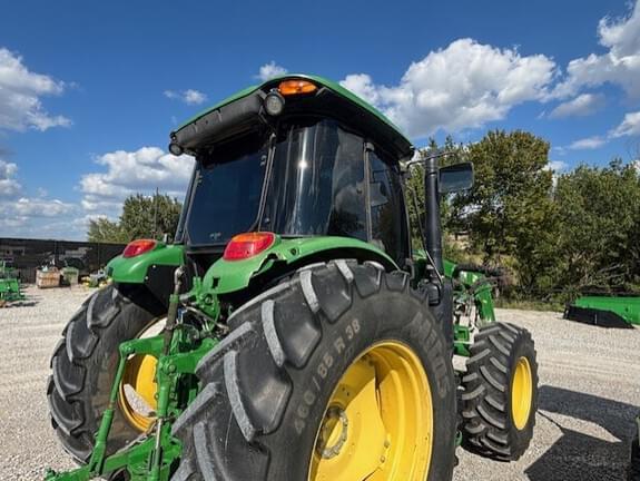 Image of John Deere 6120E equipment image 3