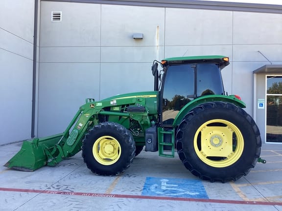 2015 John Deere 6120E Equipment Image0