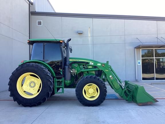 Image of John Deere 6120E equipment image 3