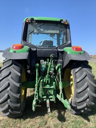 Image of John Deere 6120M equipment image 2