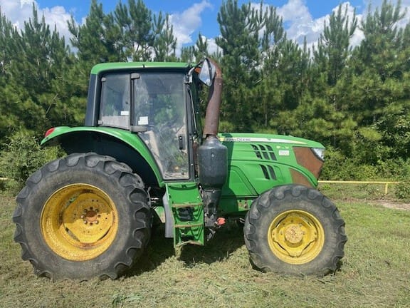 2015 John Deere 6120M Equipment Image0