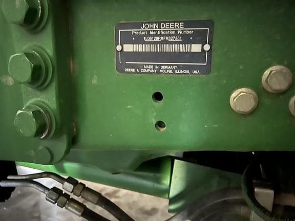 Image of John Deere 6120R equipment image 2