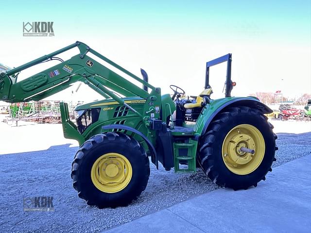 Image of John Deere 6125M equipment image 1