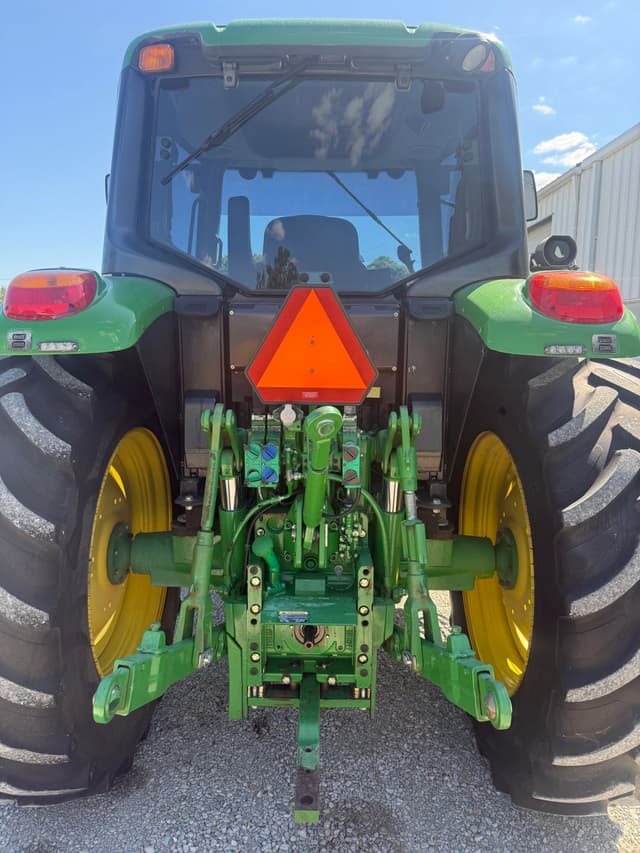 Image of John Deere 6125M equipment image 3