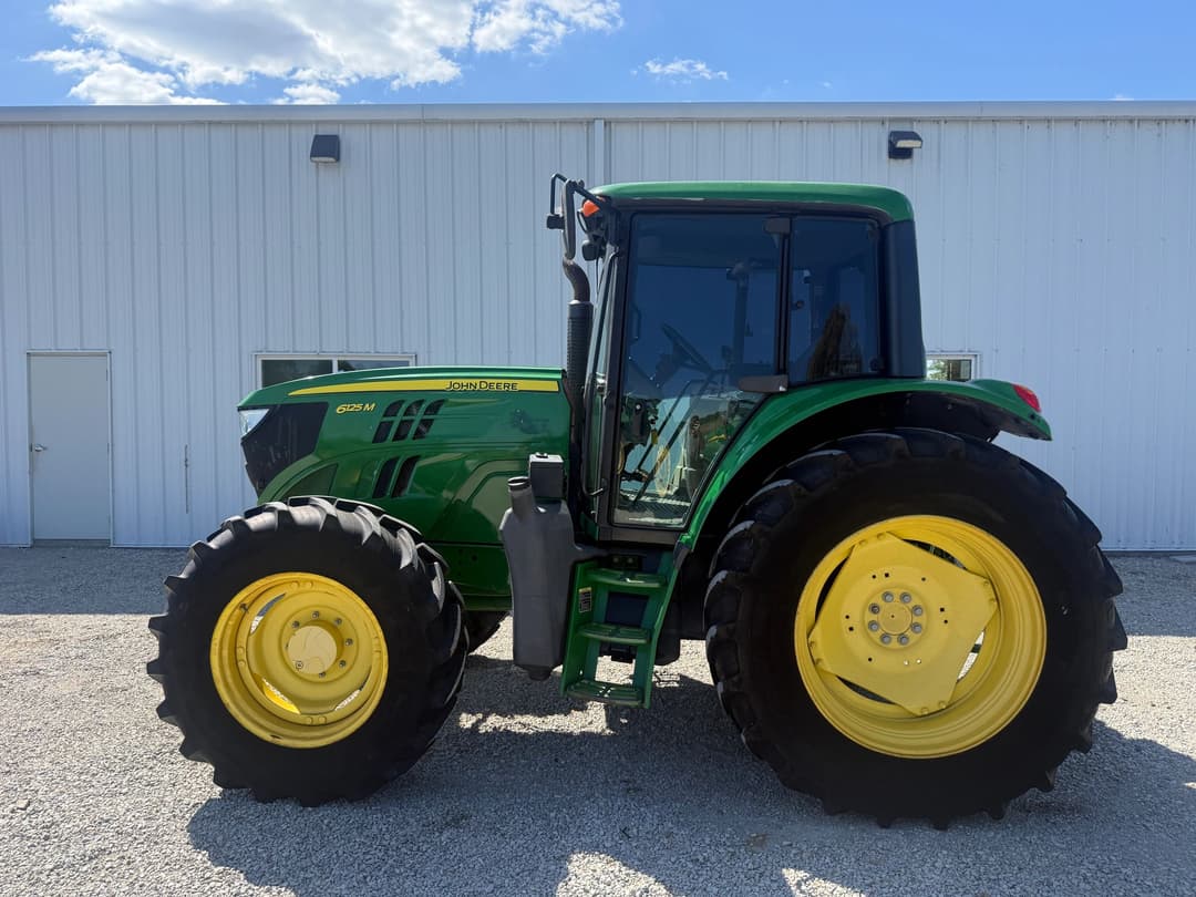 Image of John Deere 6125M Primary image
