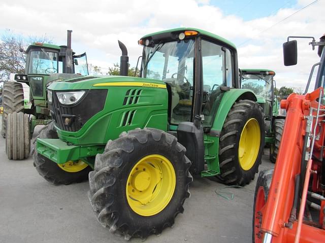 Image of John Deere 6125M equipment image 1