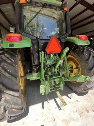 Image of John Deere 6125M equipment image 2