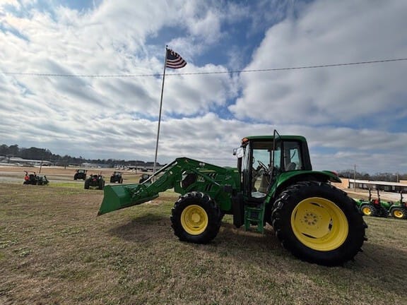 2015 John Deere 6125M Equipment Image0