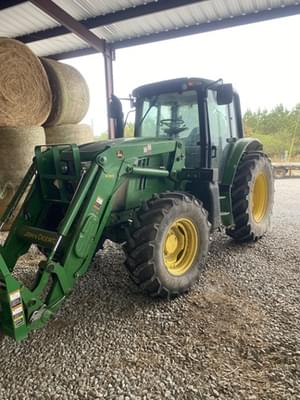 2015 John Deere 6125M Image