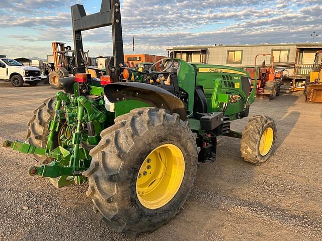 Image of John Deere 6125M equipment image 2