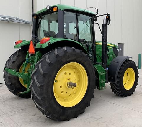 Image of John Deere 6125M equipment image 2