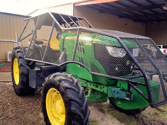 2015 John Deere 6125M Equipment Image0