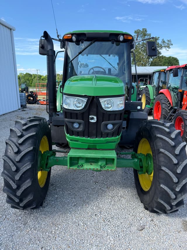Image of John Deere 6125M equipment image 2