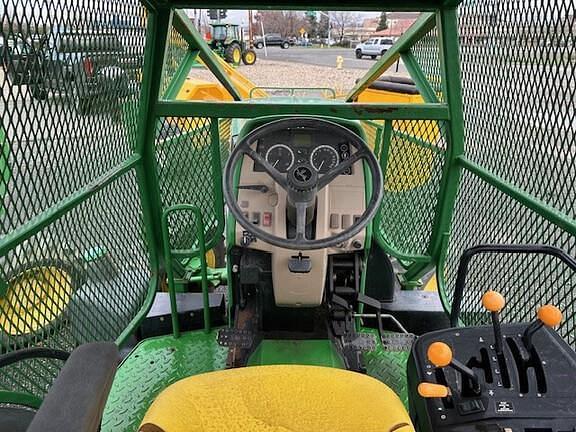 Image of John Deere 6125M equipment image 2