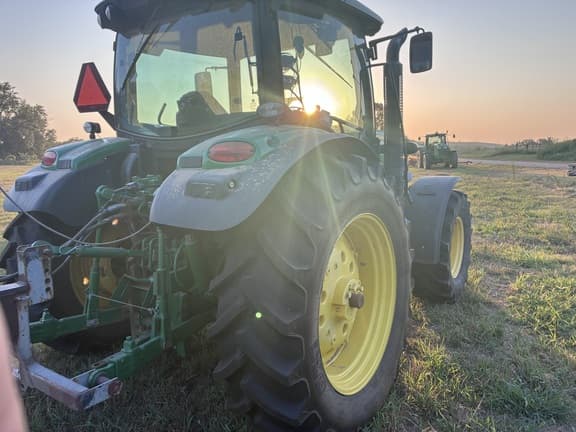 Image of John Deere 6125R equipment image 4