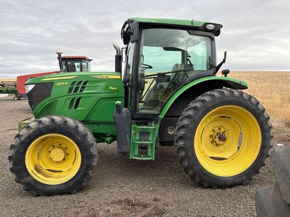 Image of John Deere 6125R equipment image 1