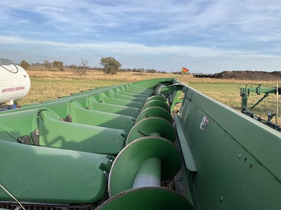 Image of John Deere 612C equipment image 3