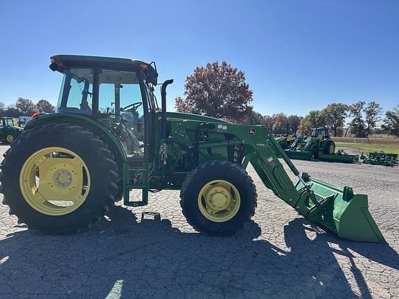 Image of John Deere 6130D equipment image 4