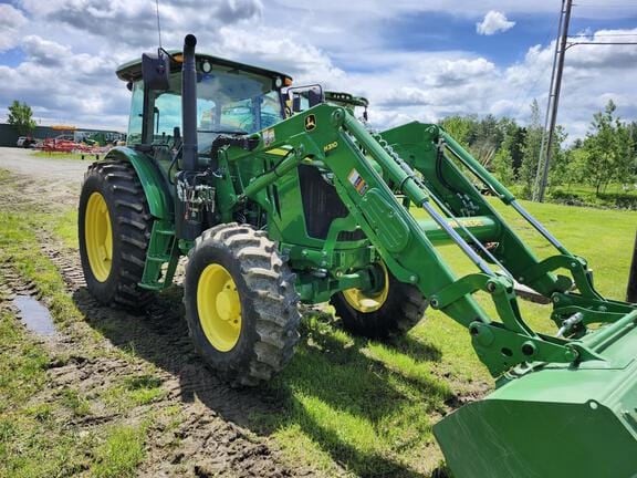 Main image John Deere 6135E