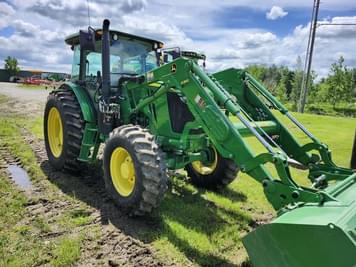Main image John Deere 6135E