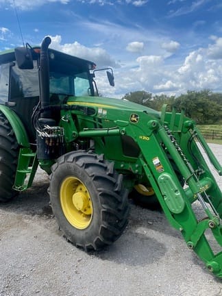 2015 John Deere 6135E Equipment Image0