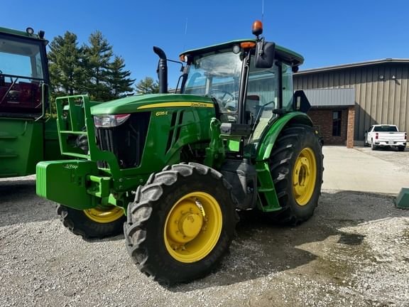 Main image John Deere 6135E