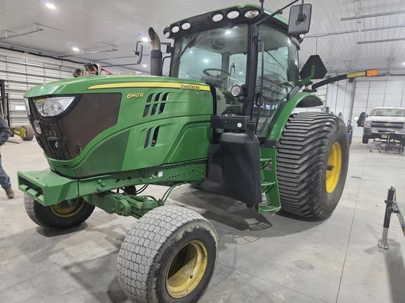 2015 John Deere 6140R Equipment Image0