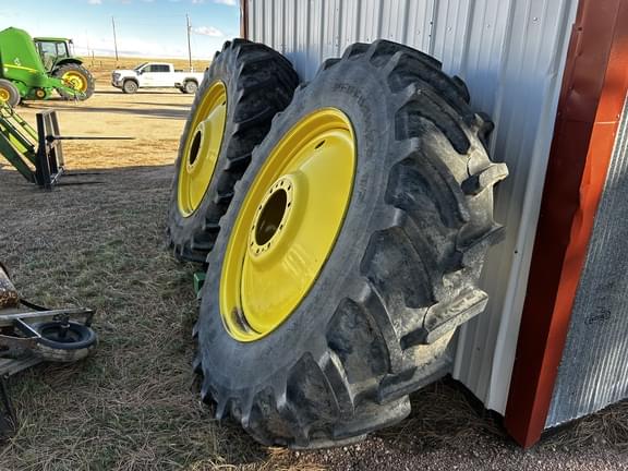 Image of John Deere 6150M equipment image 1