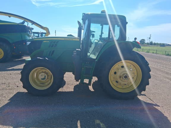 Image of John Deere 6150M equipment image 1