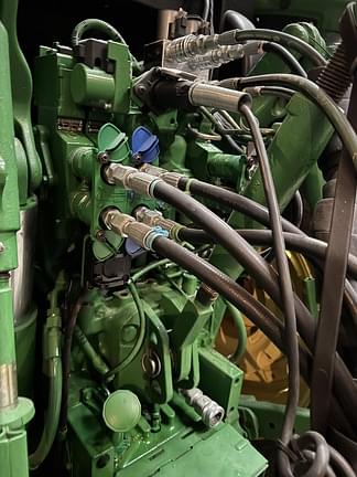 Image of John Deere 6150R equipment image 3