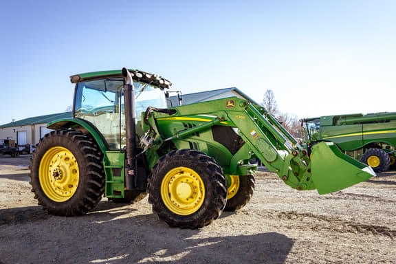 Image of John Deere 6150R equipment image 1