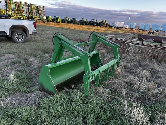 Image of John Deere 6150R equipment image 2