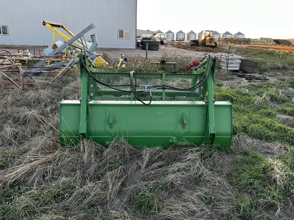 Image of John Deere 6150R equipment image 1