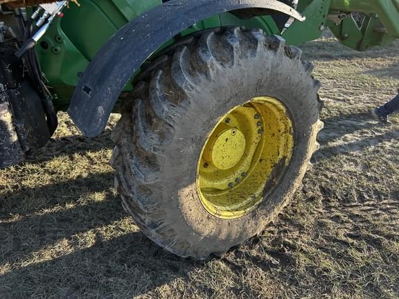 Image of John Deere 6150R equipment image 4