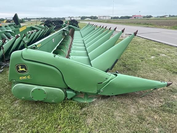 Image of John Deere 616C equipment image 3