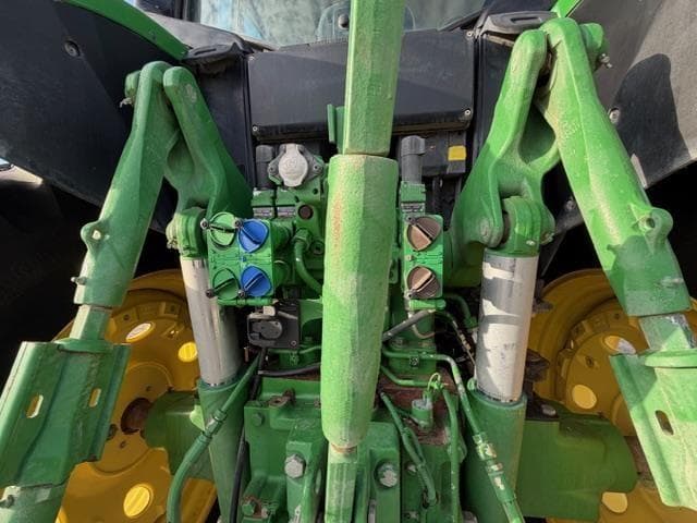 Image of John Deere 6175M equipment image 4