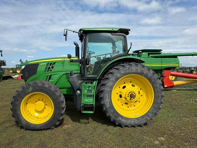 Image of John Deere 6175R equipment image 1