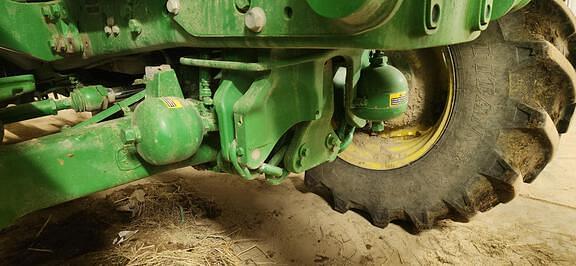 Image of John Deere 6175R equipment image 2
