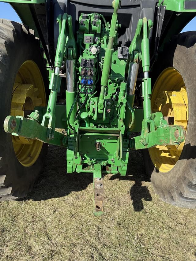 Image of John Deere 6175R equipment image 4