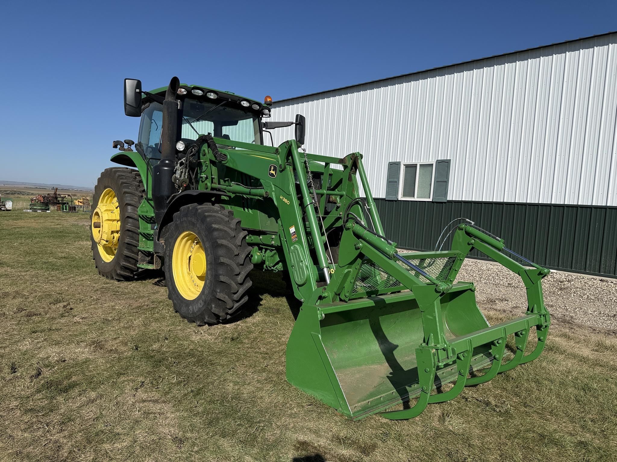 2015 John Deere 6175R Equipment Image0