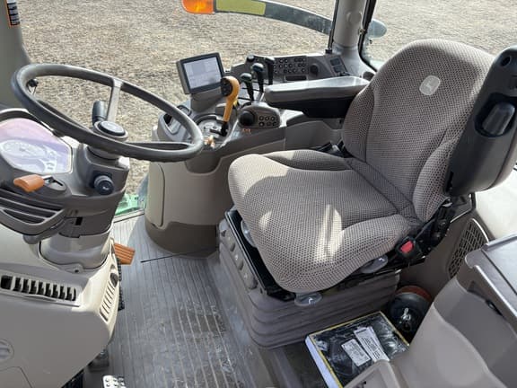 Image of John Deere 6195R Image 1