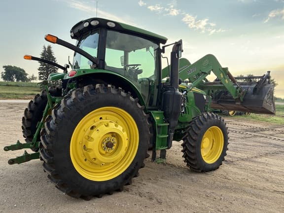 Image of John Deere 6215R equipment image 4