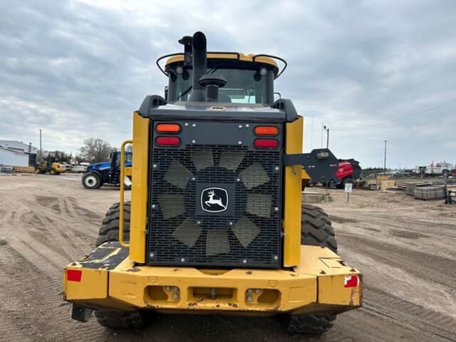 Image of John Deere 624K equipment image 4