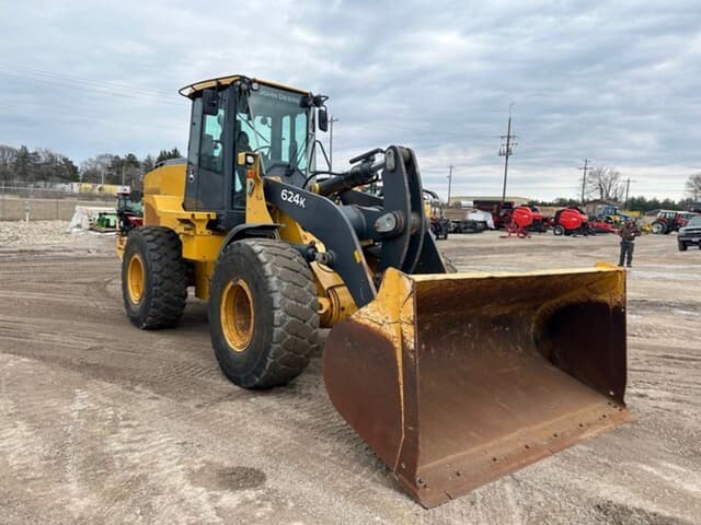Image of John Deere 624K equipment image 2