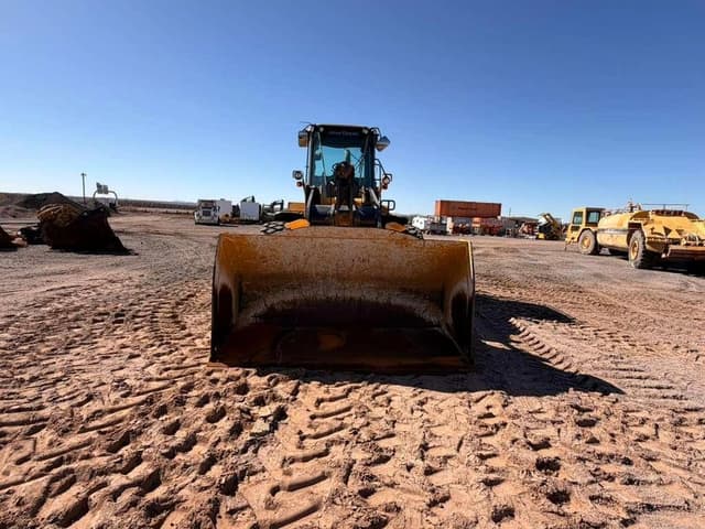 Image of John Deere 624K equipment image 1